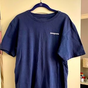 Patagonia size Medium tshirt good condition never been in a dryer